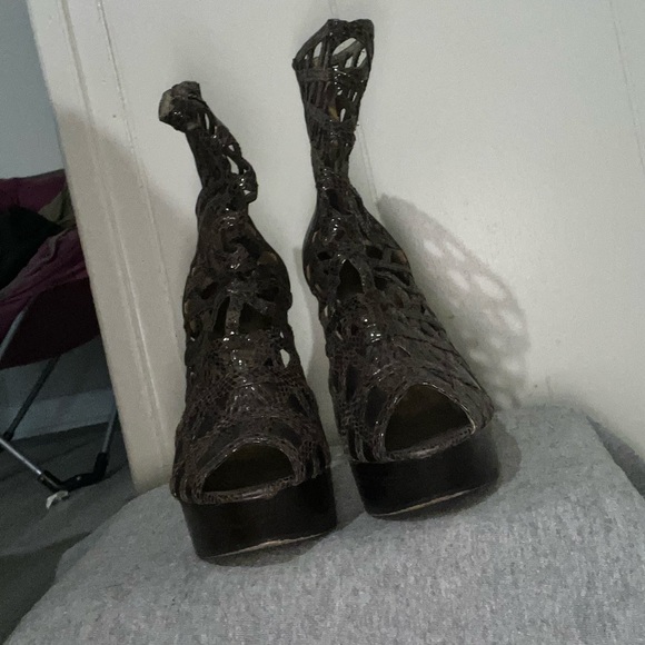 Used Open Toe High Heels Platform Hollow Out Cut Out Rivet Dress Sandals Shoes - Picture 2 of 3